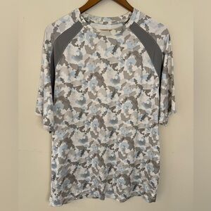 Guide Gear camouflage fish print short sleeve shirt SZ Medium